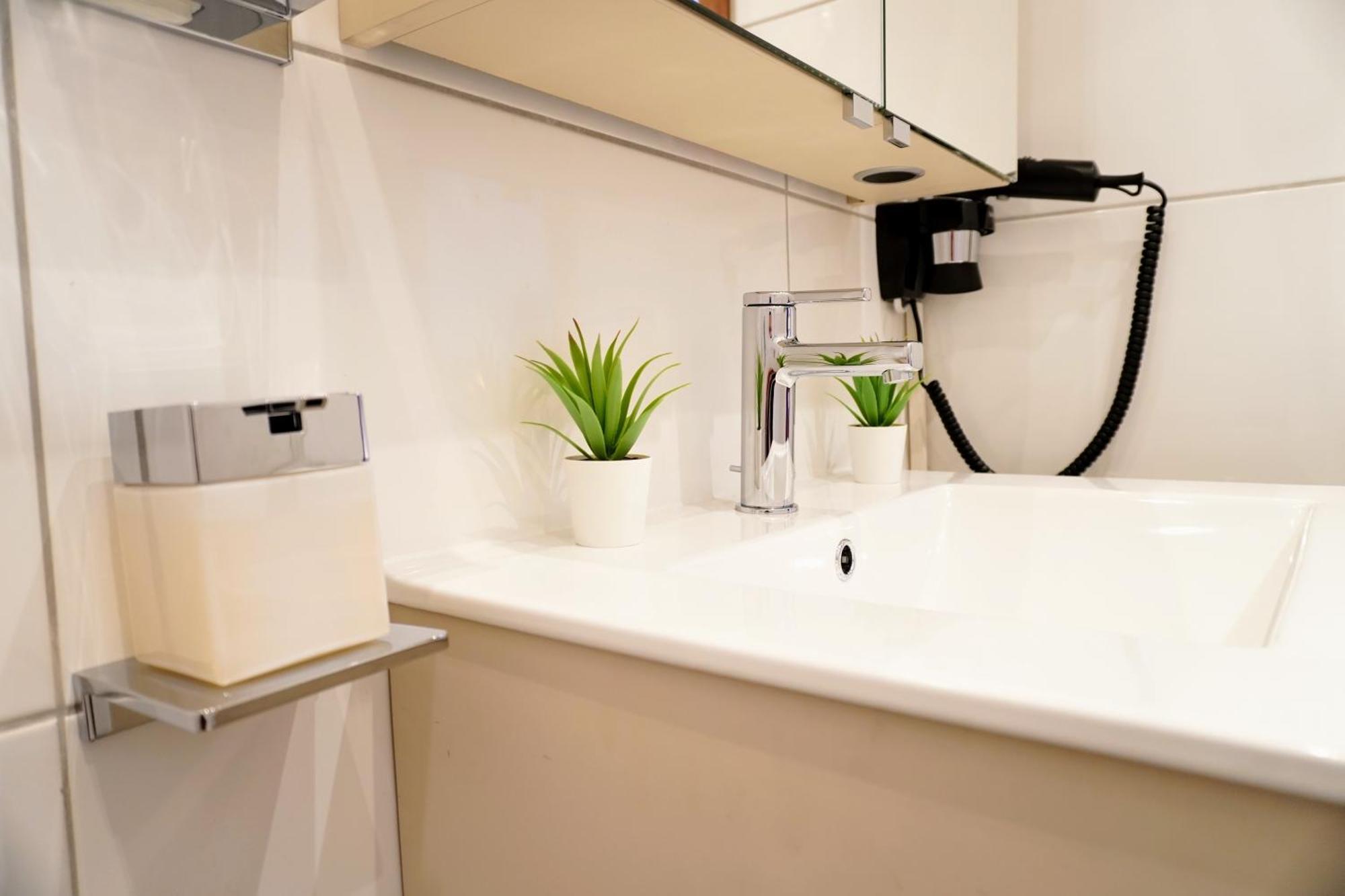 Lenastay I Nostalgieapartment I Innenstadt Kaiserslautern Ngoại thất bức ảnh